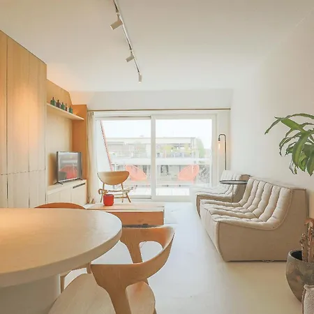 Apartment 17 - Off Market Fully Renovated Luxury For Rent In The Heart Of *