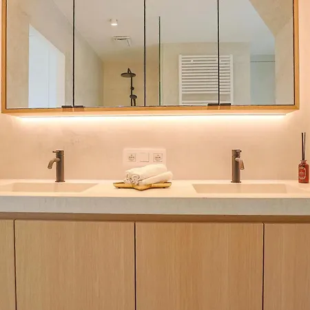 17 - Off Market Fully Renovated Luxury For Rent In The Heart Of *