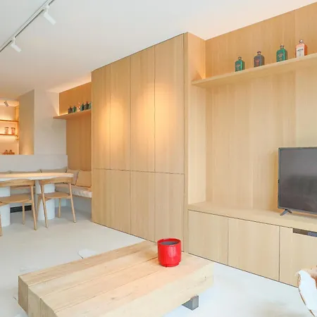 17 - Off Market Fully Renovated Luxury For Rent In The Heart Of