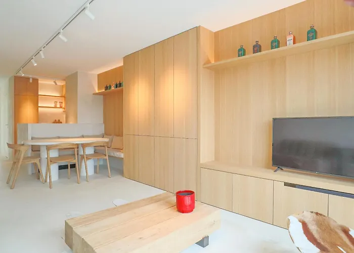 17 - Off Market Fully Renovated Luxury For Rent In The Heart Of