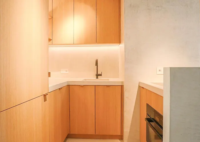 17 - Off Market Fully Renovated Luxury For Rent In The Heart Of *